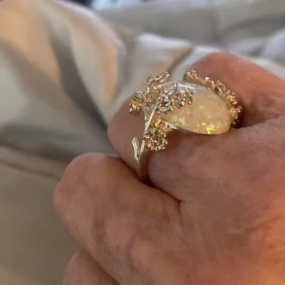 Ladies size 9 iridescent large stone ring.  $15.00 - Picture 2 of 4